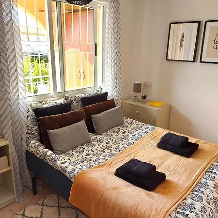 With Sea View, La Mata Apartamento *